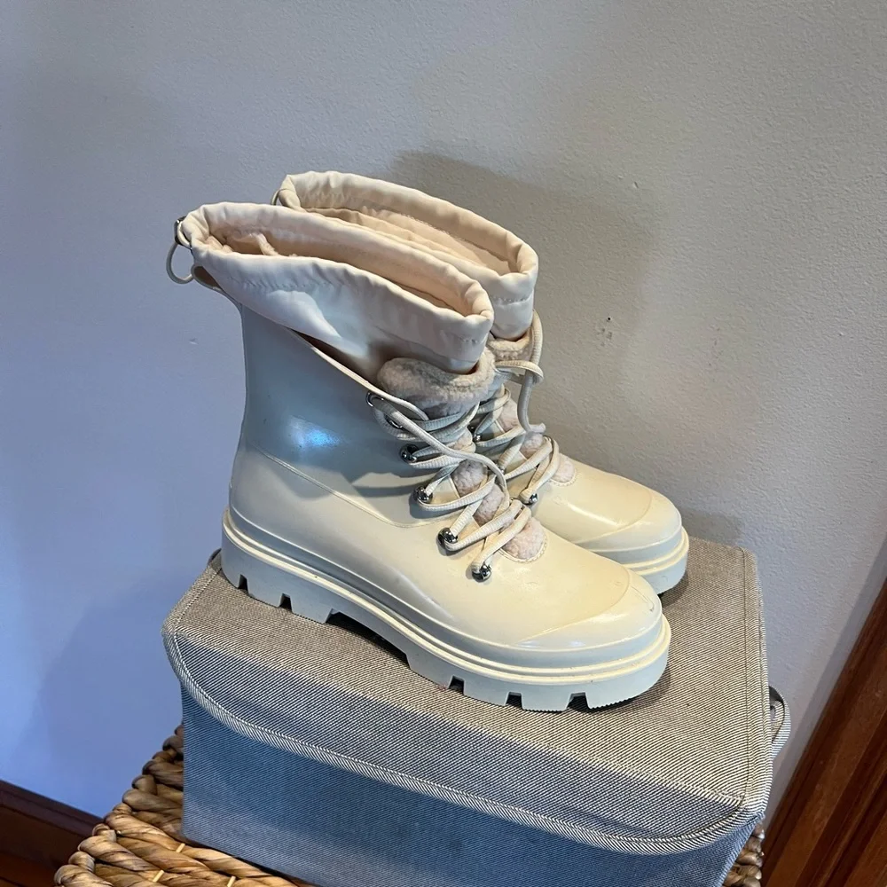Women's White Winter Boots - Picture 2 of 5